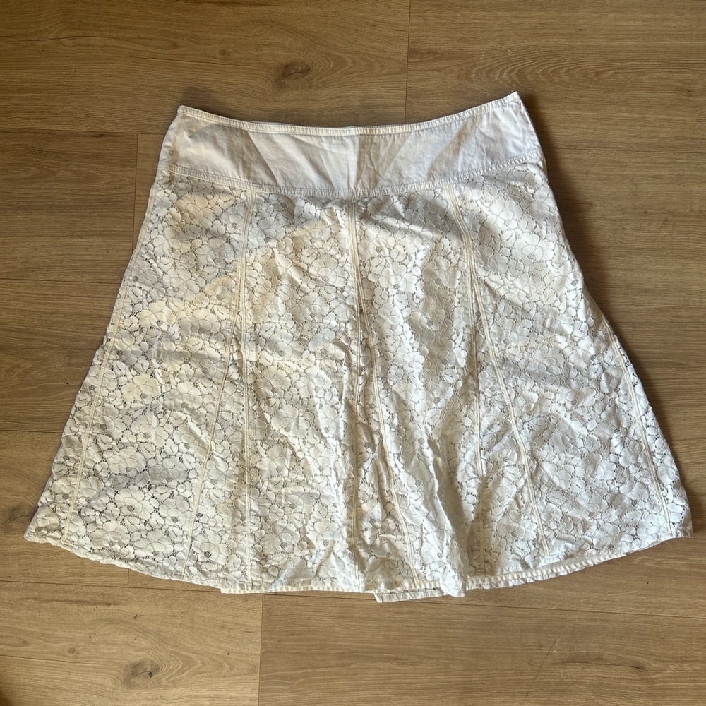 Axcess White Floral Lace‎ Mini Skirt